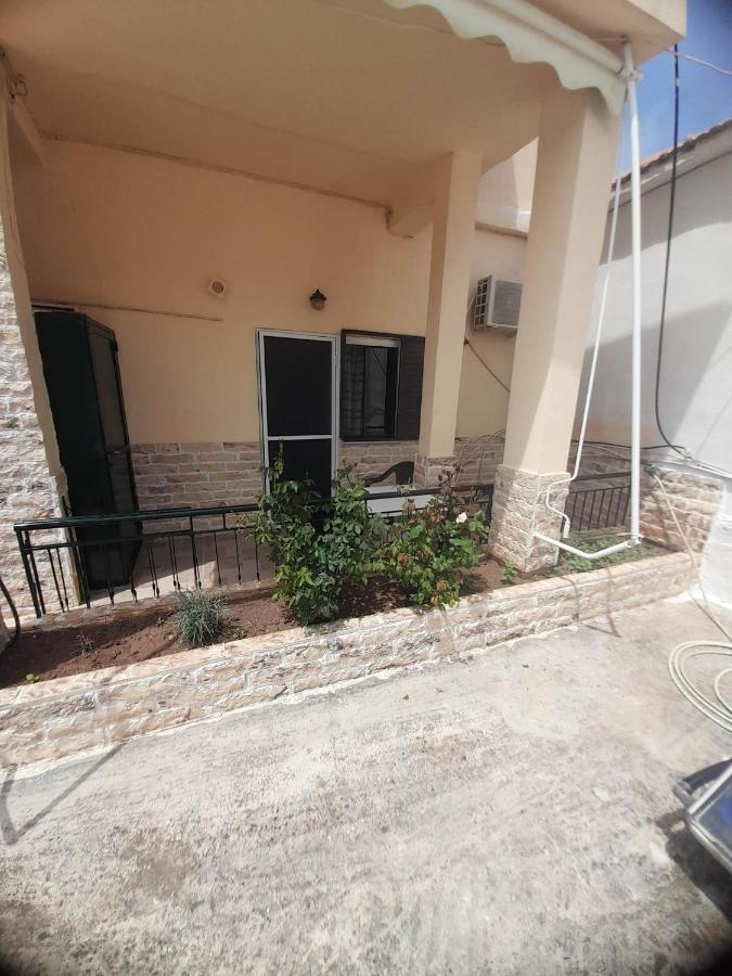 Christina Sunny Rooms Loutsa  Exterior photo